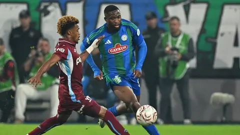 Trabzonspor formasıyla Wagner Pina koşarken