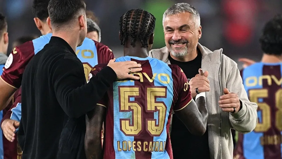 Trabzonspor futbolcuları Papara Park'ta ısınırken