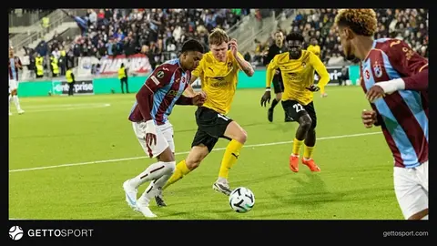 Trabzonspor oyuncuları deplasmanda sevinç yaşarken