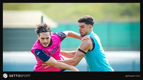 Trabzonspor kafilesi otobüslerle yola çıkarken takım otobüsleri