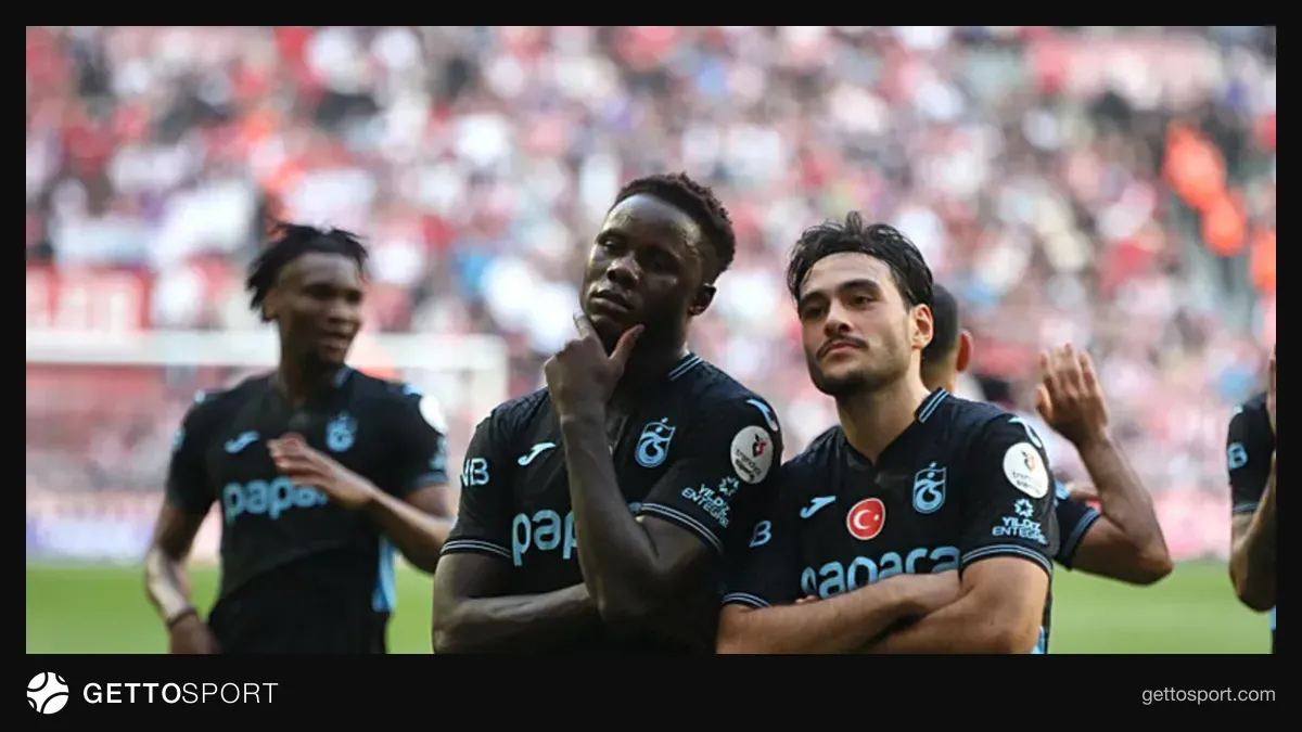 Trabzonspor oyuncuları Samsun deplasmanında sevinç yaşarken