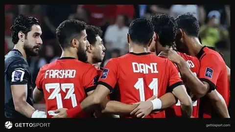 Traktor futbolçuları və azarkeşlər Anzəli stadionunda hadisə