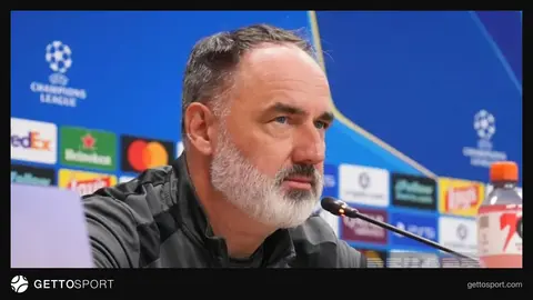 Yindrjix Trpişovski mətbuat konfransında danışarkən