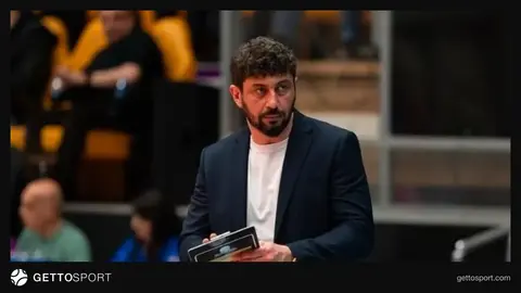 Turan komandasının məşqi və baş məşqçi Ziya Rəcəbov