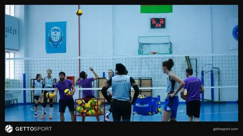 "Turan" voleybol klubunun məşq prosesi