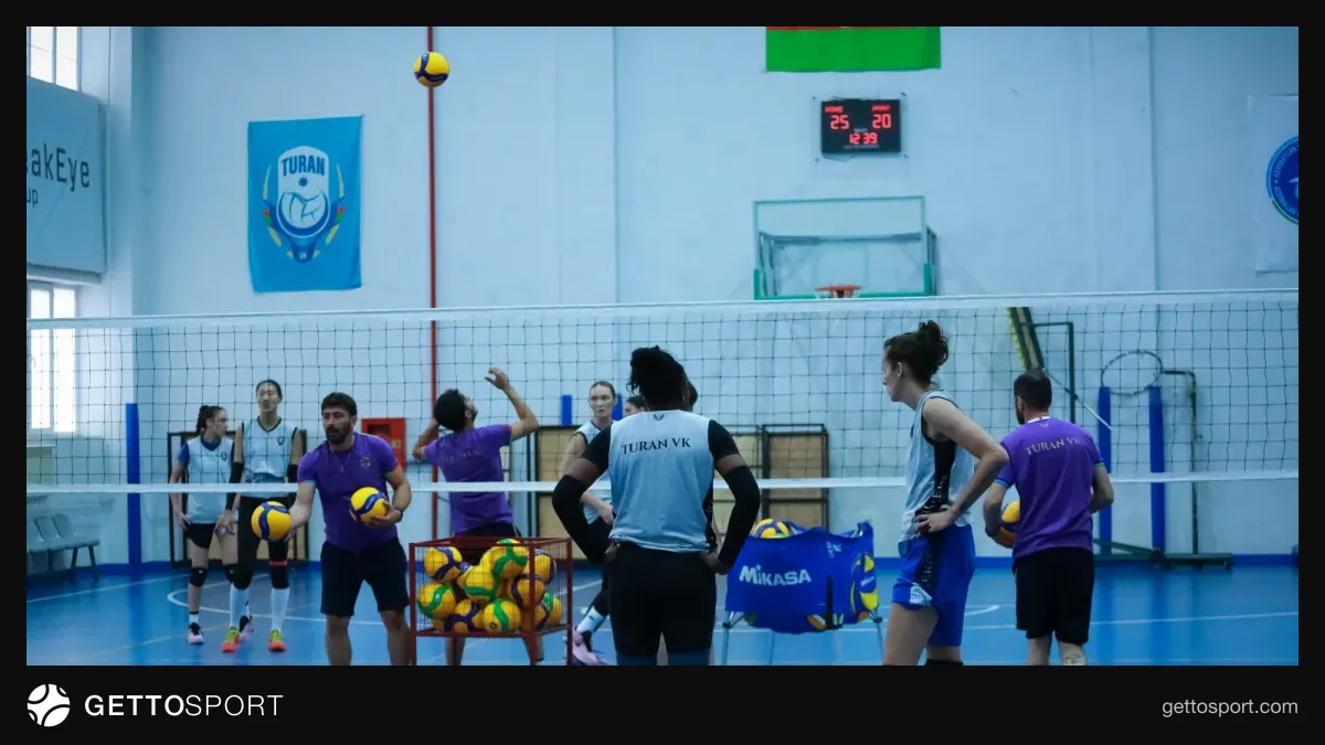 "Turan" voleybol klubunun məşq prosesi
