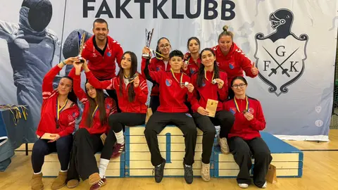Gothenburg'da madalya alan Türkiye yıldız eskrim takımı sahnede