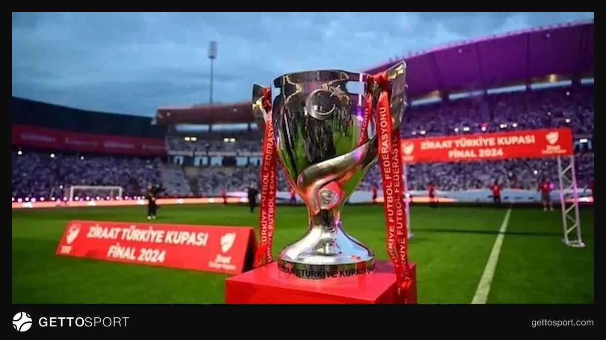 TFF kura töreninde çekilen kurayı gösteren masa ve yetkililer