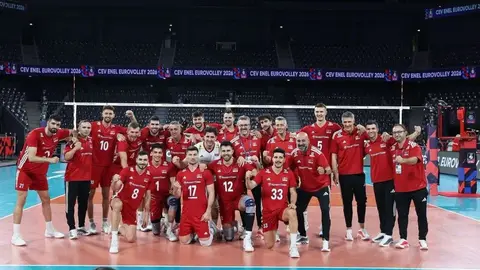 Türkiye A Milli Erkek Voleybol Takımı oyuncuları maç sırasında
