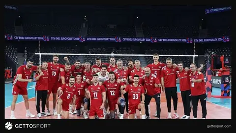 Türkiye A Milli Erkek Voleybol Takımı oyuncuları maç sırasında