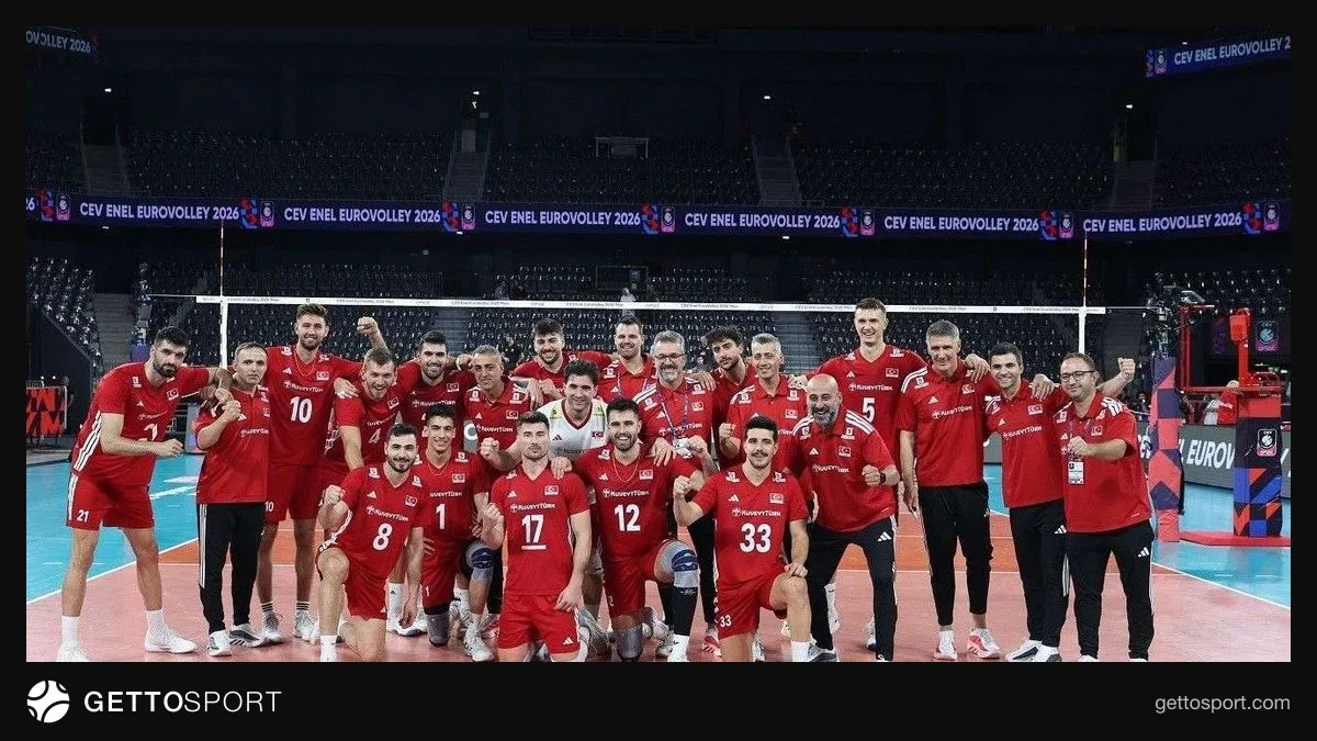 Türkiye A Milli Erkek Voleybol Takımı oyuncuları maç sırasında