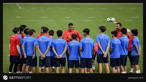 U-15 Azərbaycan millisi oyun hazırlığında, Sentineri stadionu fonunda