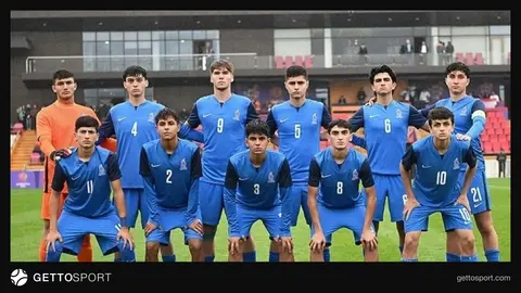 U-16 millinin Bayılda məşq etdiyi futbol əsnasında ümumi plan