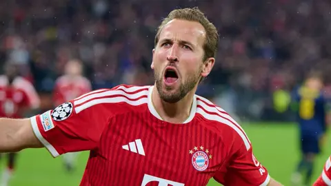UEFA Çempionlar Liqası rəmzi komandasına daxil edilmiş futbolçuların adları