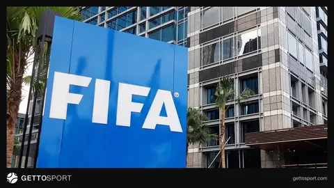 UEFA, KONKAKAF və AFC nümayəndələri press-konfrans və ya birgə bəyanat səhnəsi