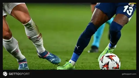 UEFA Şampiyonlar Ligi maç programı ve kulüp logoları