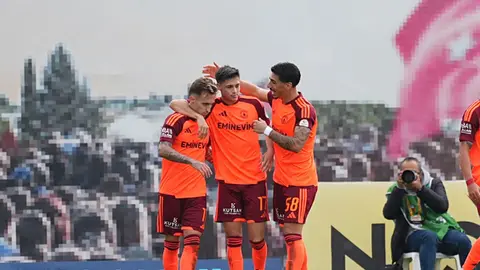 Ümraniyespor oyuncuları gol sevinci ve Sivasspor futbolcuları maç anı