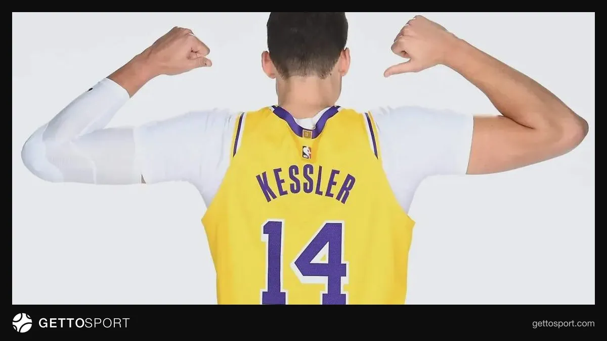 Uoker Kessler Leykers forması ilə məxfi jest
