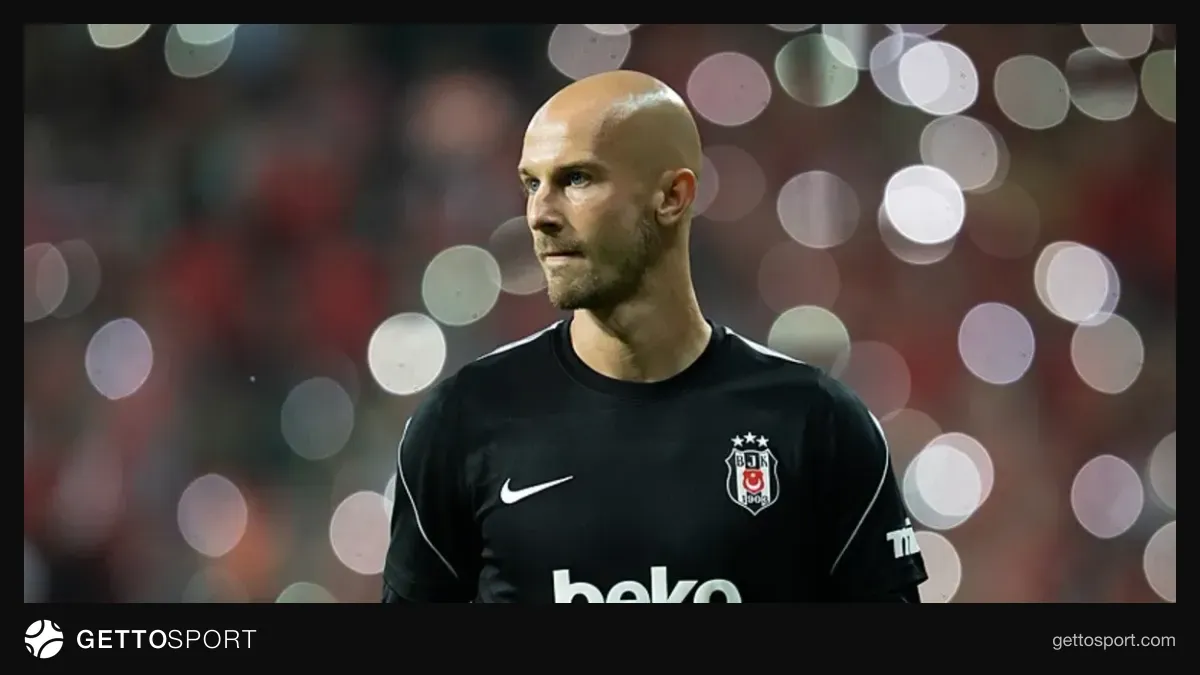 Vaclav Cerny ve Rıdvan Yılmaz Nevzat Demir Tesisleri'nde doğum günü pastası kesiyor