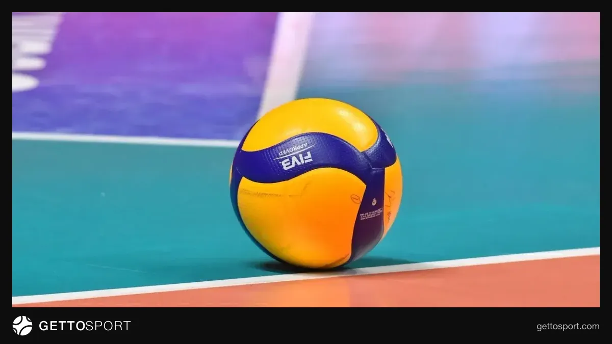 VakıfBank voleybol oyuncuları maç sırasında blok kurarken