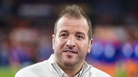 Rafael van der Vart müsahibə verərkən