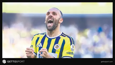 Vedat Muriqi Fenerbahçe formasıyla gol sevinci yaşarken görüntü