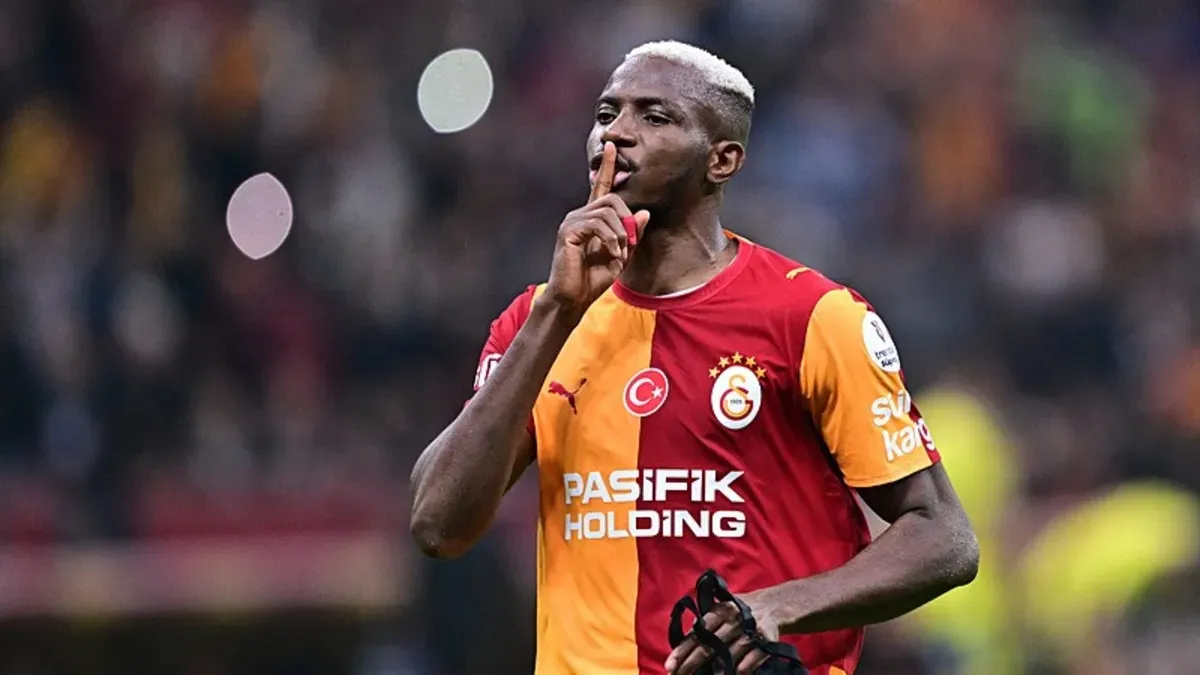 Victor Osimhen Galatasaray formasıyla gol sevincinde