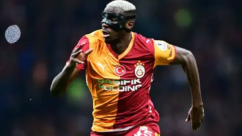 Victor Osimhen Galatasaray formasıyla gol sevincinde