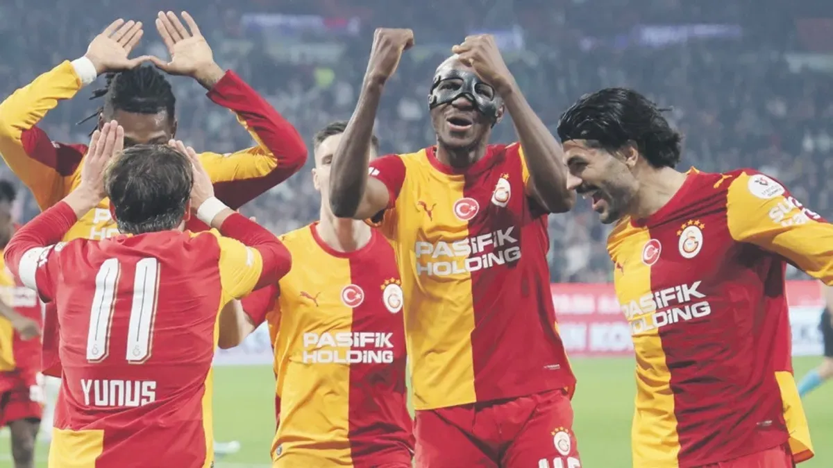 Victor Osimhen Galatasaray formasıyla gol sevinci yaşarken