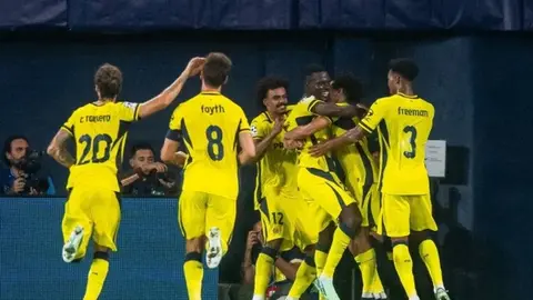 La Ceramica Stadyumu'nda Villarreal oyuncuları gol sevinci yaşarken