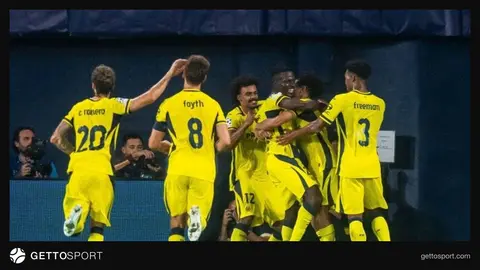 La Ceramica Stadyumu'nda Villarreal oyuncuları gol sevinci yaşarken