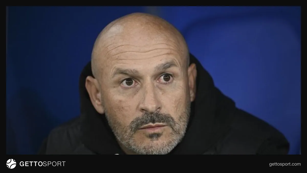 Vincenzo Italiano takım konuşması yaparken