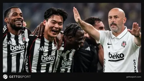 Vincenzo Italiano antrenmanda oyuncularına talimat verirken