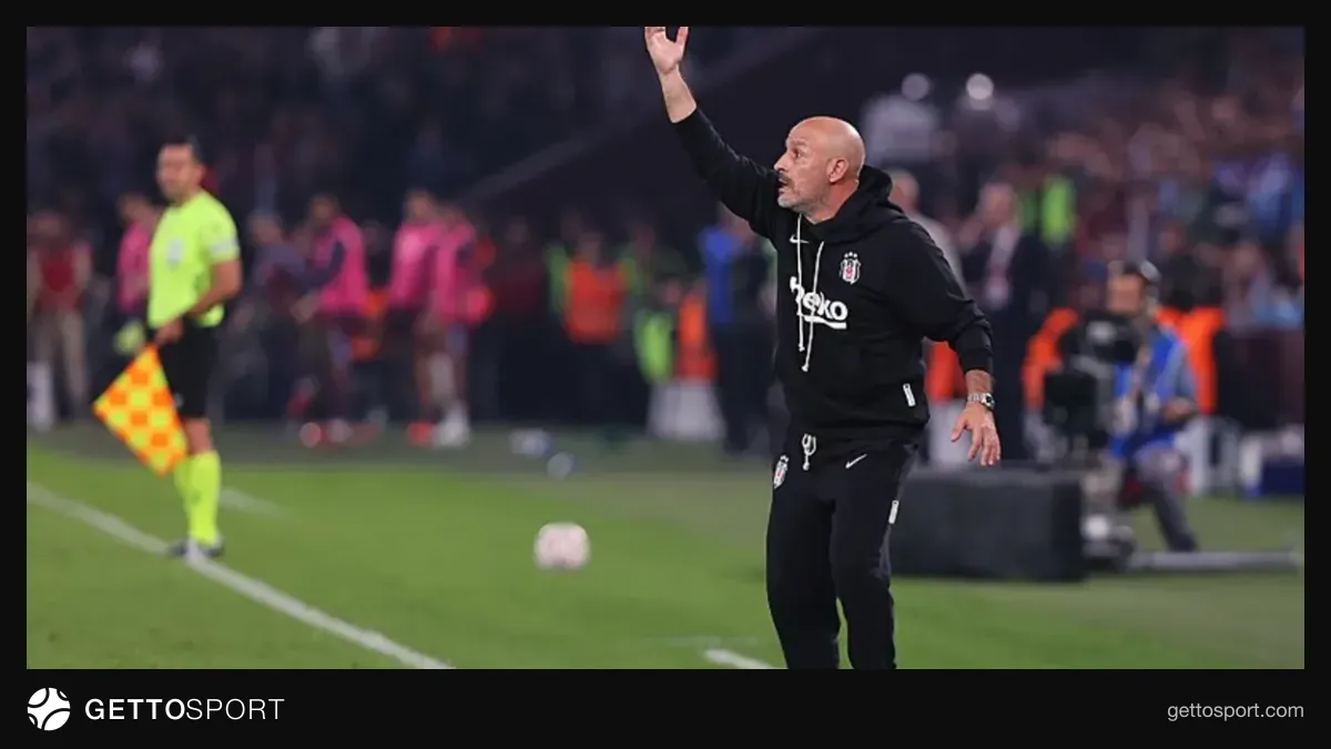 Vincenzo Italiano maç sonrası takımını değerlendirme yaparken
