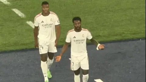 Real Madrid-in Vinisius və Joze Mourinyo arasındakı mübahisə oyun zamanı