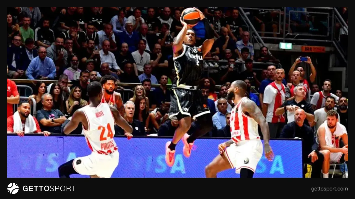Virtus Kosta Bolonya basketbolçuları oyunda əzmkarlıq nümayiş etdirir
