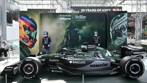 Williams FW48 bolidi Doktor Dum dizaynında New York Comic Con-da