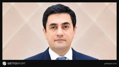 Xankəndi klubunun rəsmiləri və yeni baş məşqçi Röyal Nəcəfov