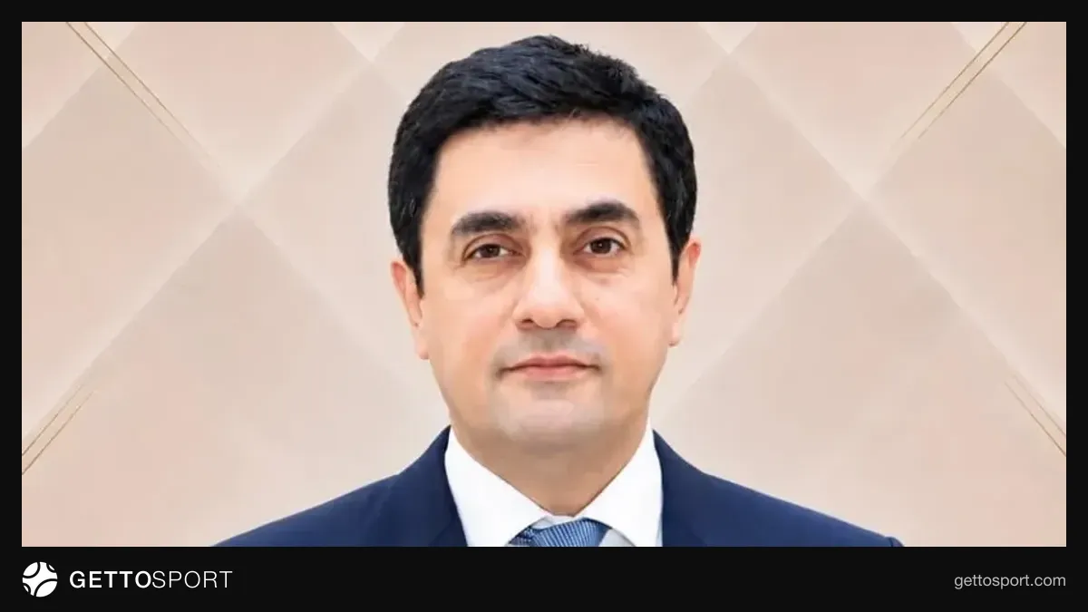 Xankəndi klubunun rəsmiləri və yeni baş məşqçi Röyal Nəcəfov