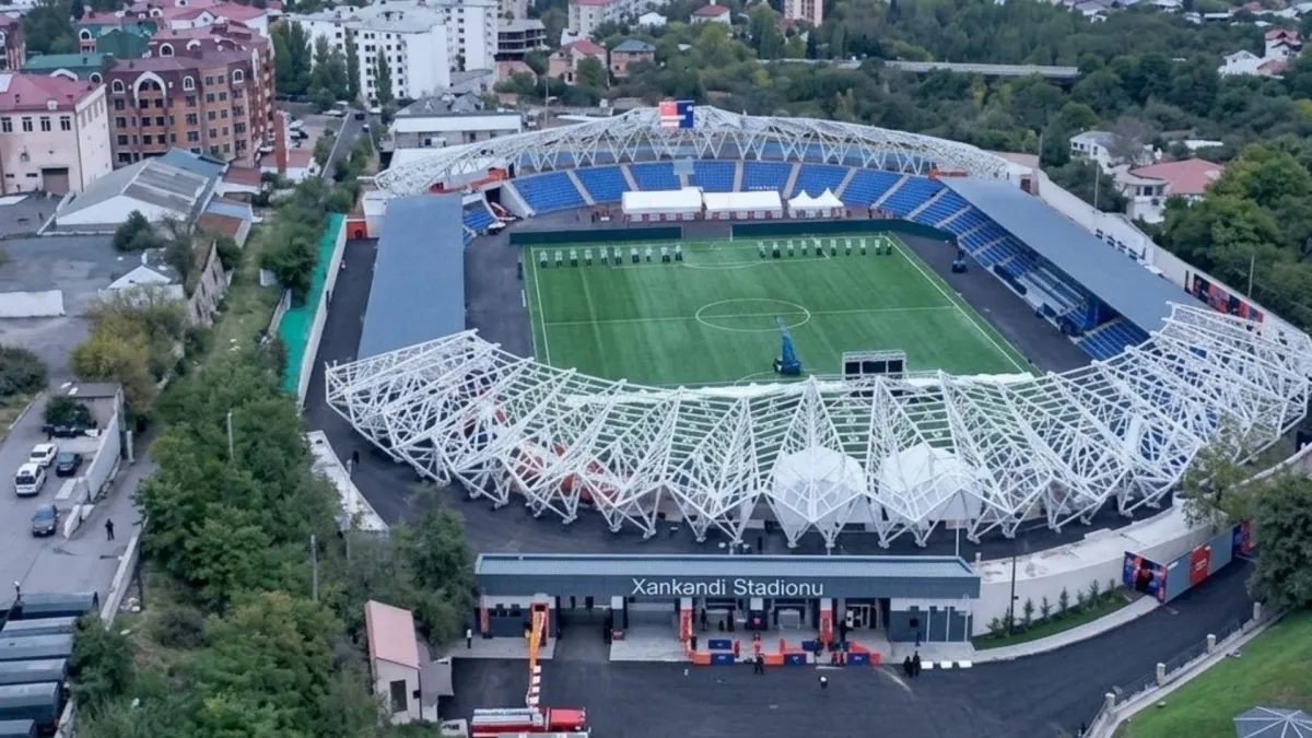 Xankəndi şəhər stadionu və futbol matçı görüntüsü
