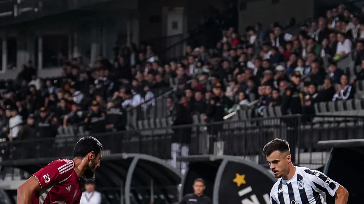 Xanoğlan İmanov kamera qarşısında futbol təhlili zamanı