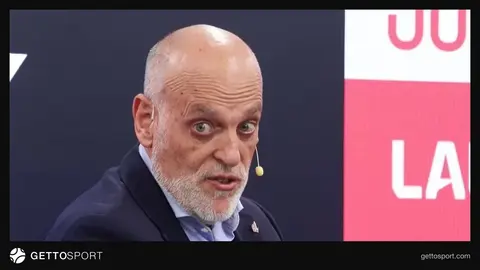 Xavyer Tebas mikrofon qarşısında sosial şəbəkə paylaşımı ilə bağlı açıqlama verir