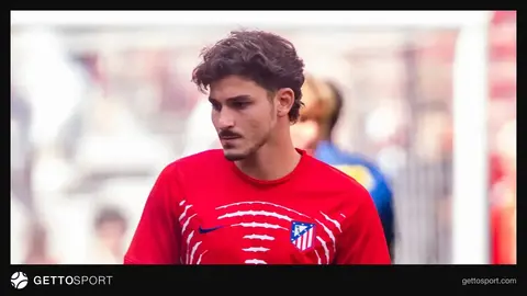 Xulian Alvares məşqdə futbol formasında
