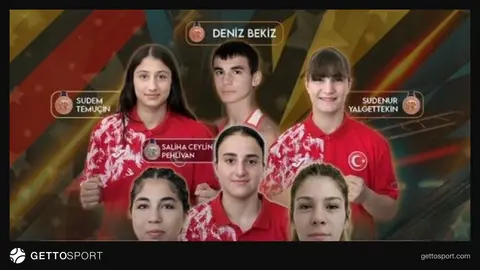 Budva'da madalya töreninde Türk yıldız boksörler