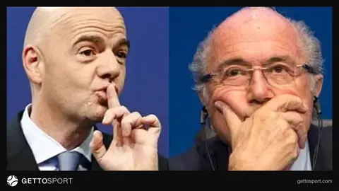Yosef Blatter mikrofona yaxın dayanıb, sosial şəbəkə paylaşımı üçün foto