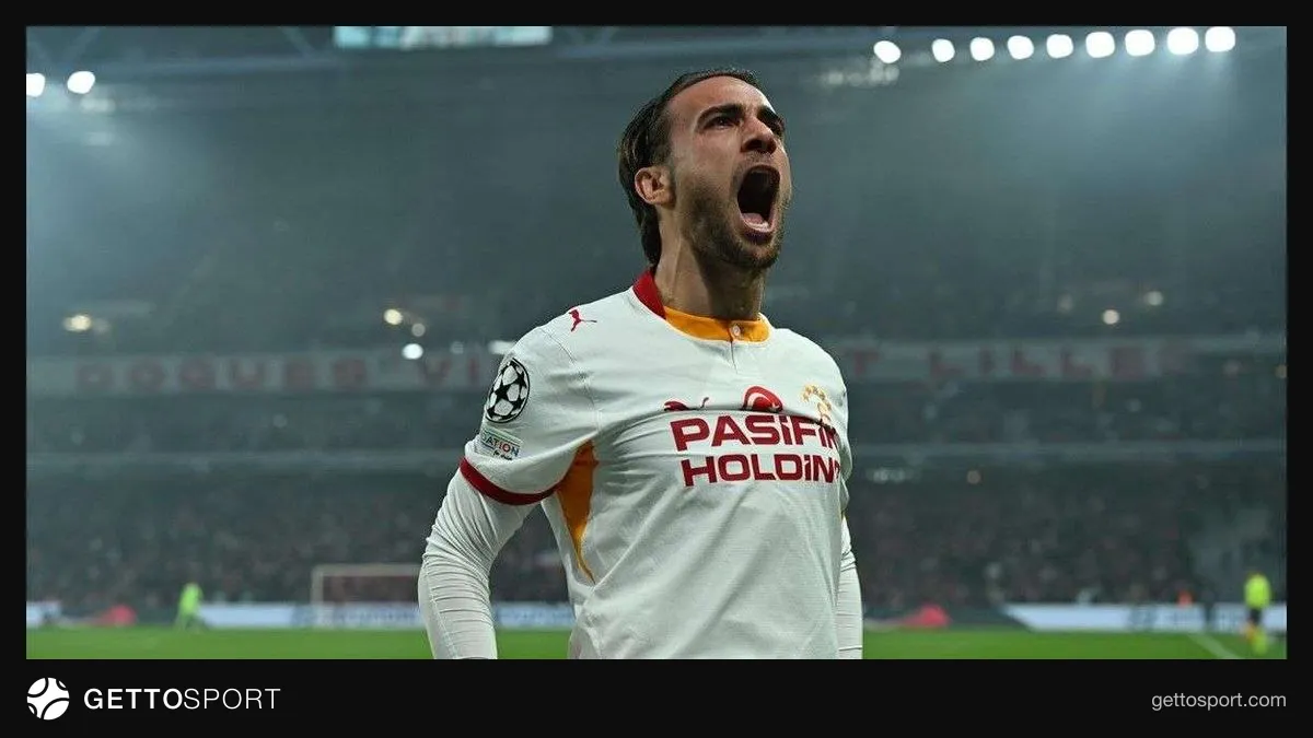 Yunus Akgün gol sevinci Lille forması arka planında