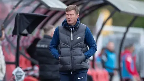 Yuri Maksimov meydançada və Araz-Naxçıvən futbolçuları