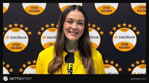 Zehra Güneş VakıfBank formasıyla medya günü konuşurken