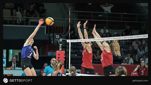 Zerenspor ve İlbank voleybol takımları maç sırasında pota ve file görüntüsü