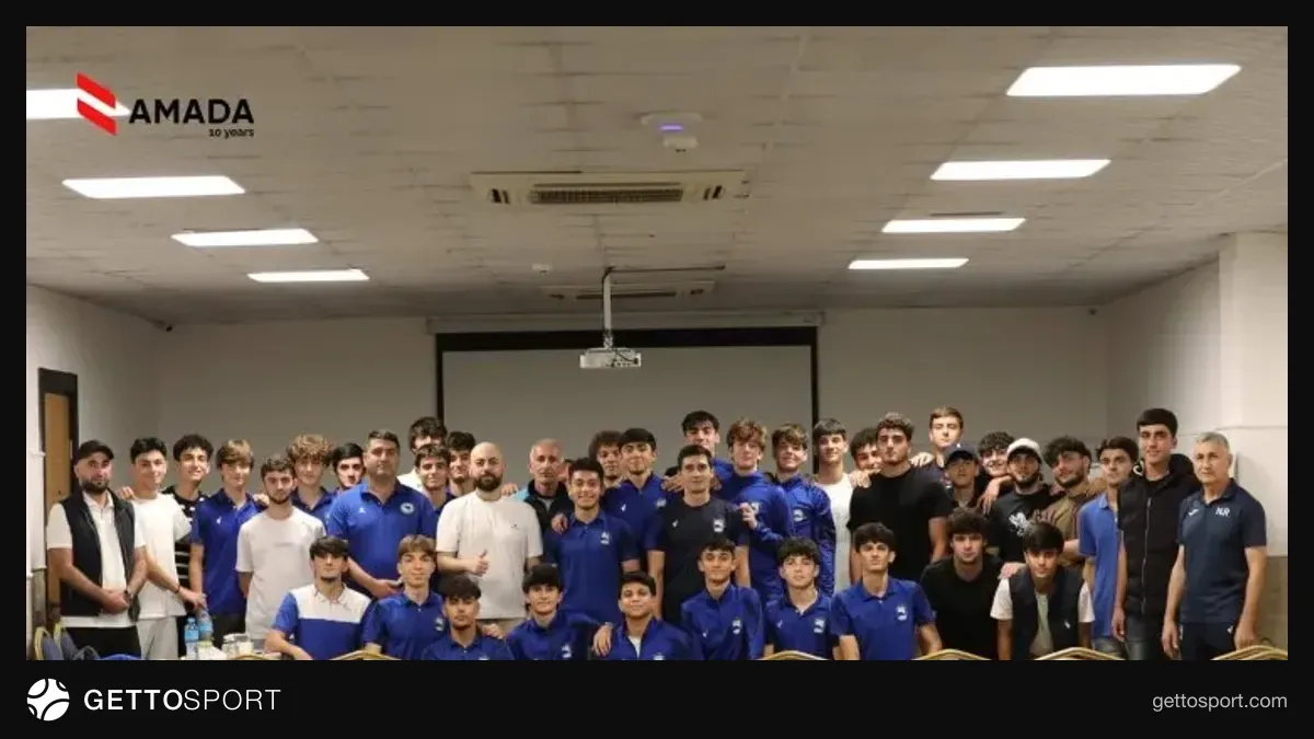 AMADA nümayəndəsinin Zirə klubunda antidopinq seminarı zamanı danışığı